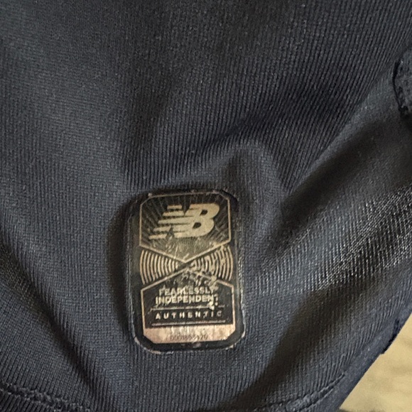 New Balance Men's Black and Gold Jersey - Picture 5 of 11